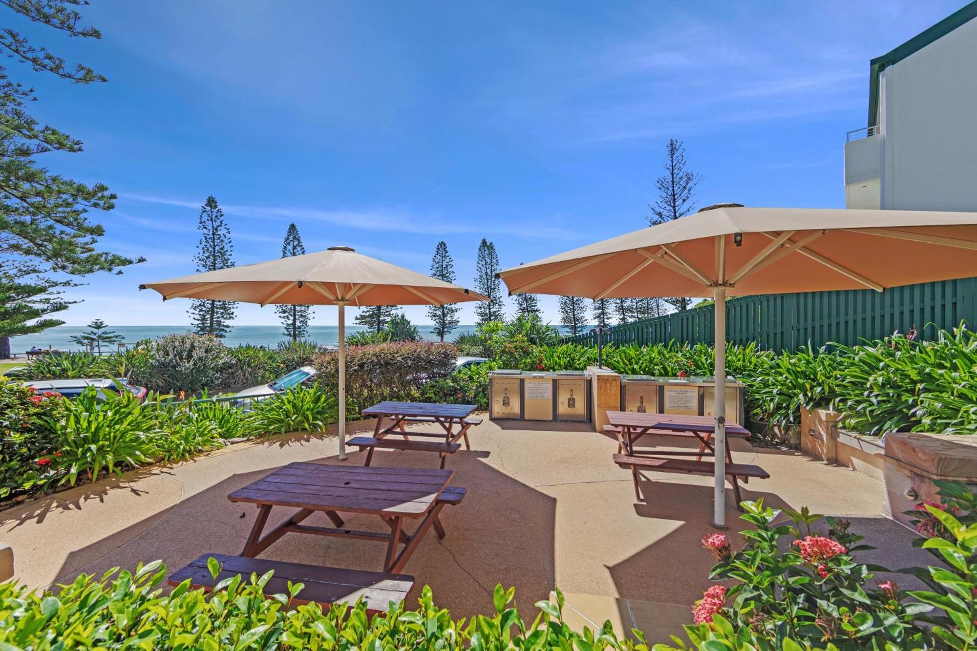 The Norfolks On Moffat Beach Caloundra Extérieur photo