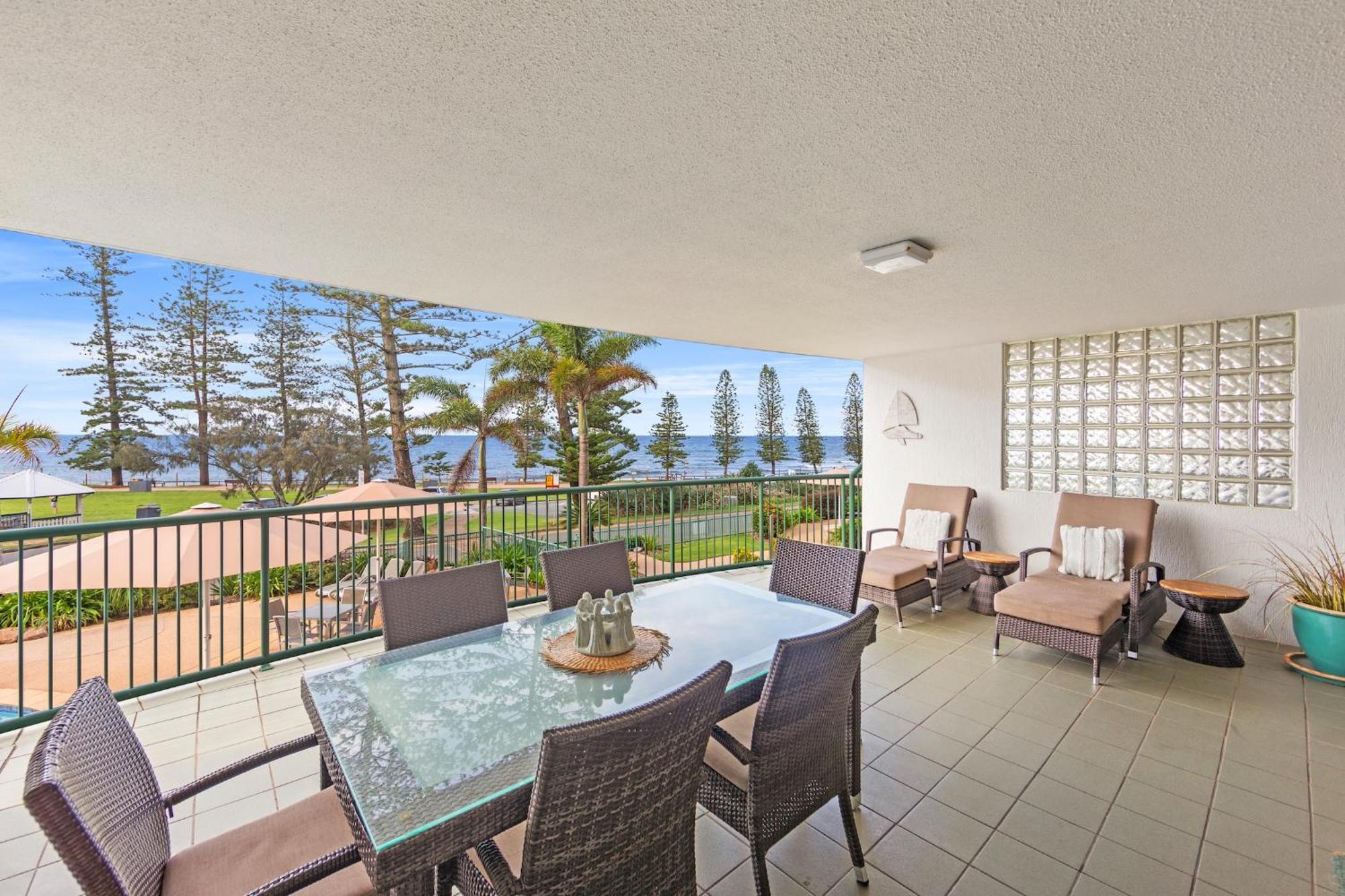 The Norfolks On Moffat Beach Caloundra Extérieur photo