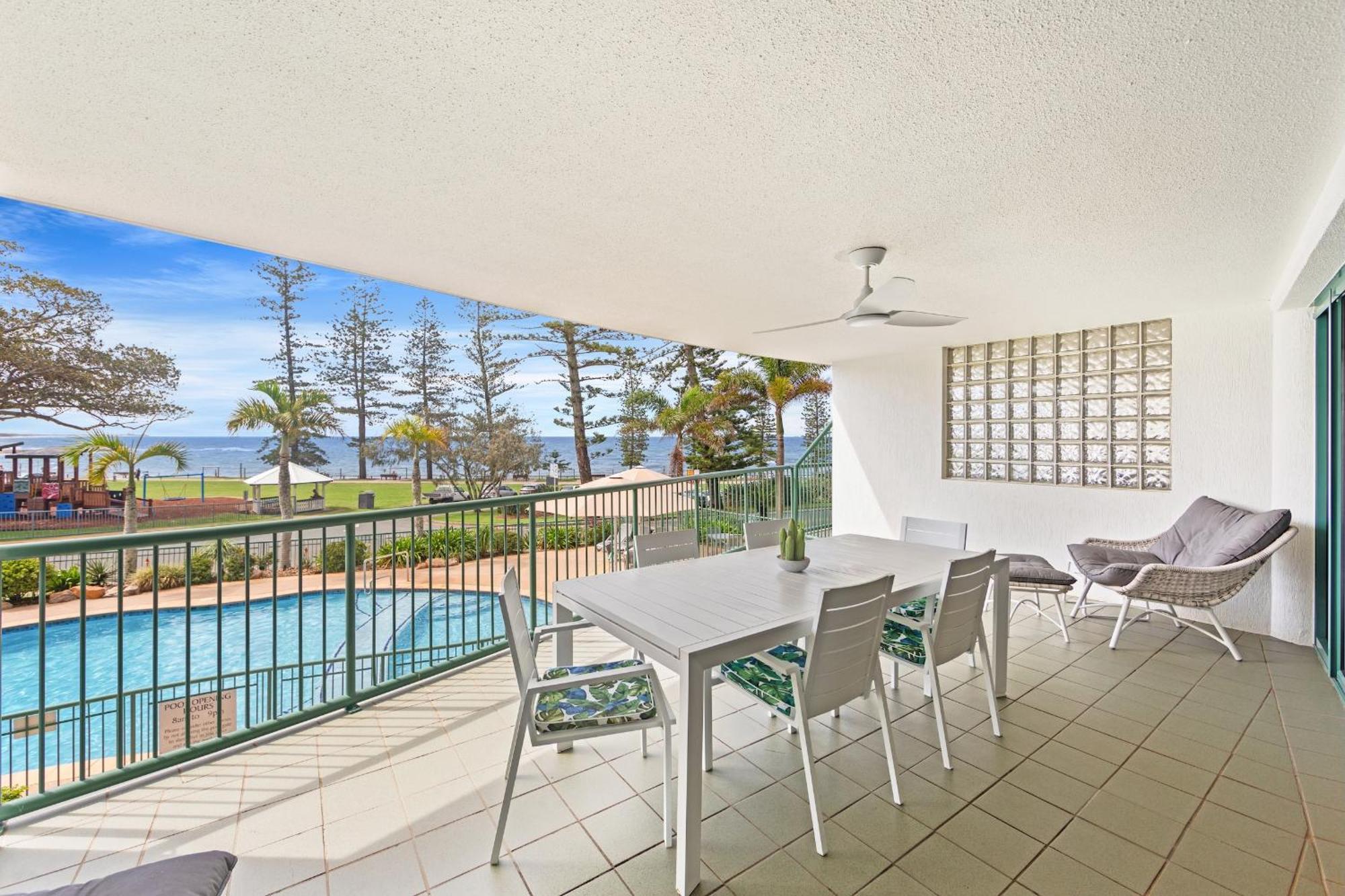 The Norfolks On Moffat Beach Caloundra Chambre photo